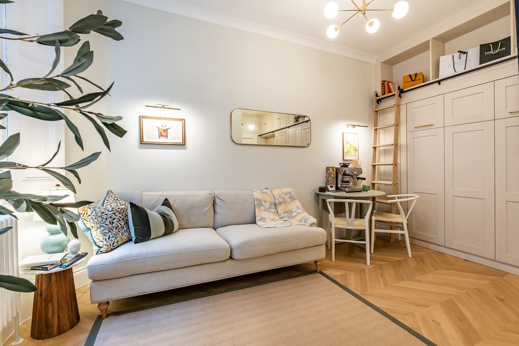 Property photo 1 of 12 Studio