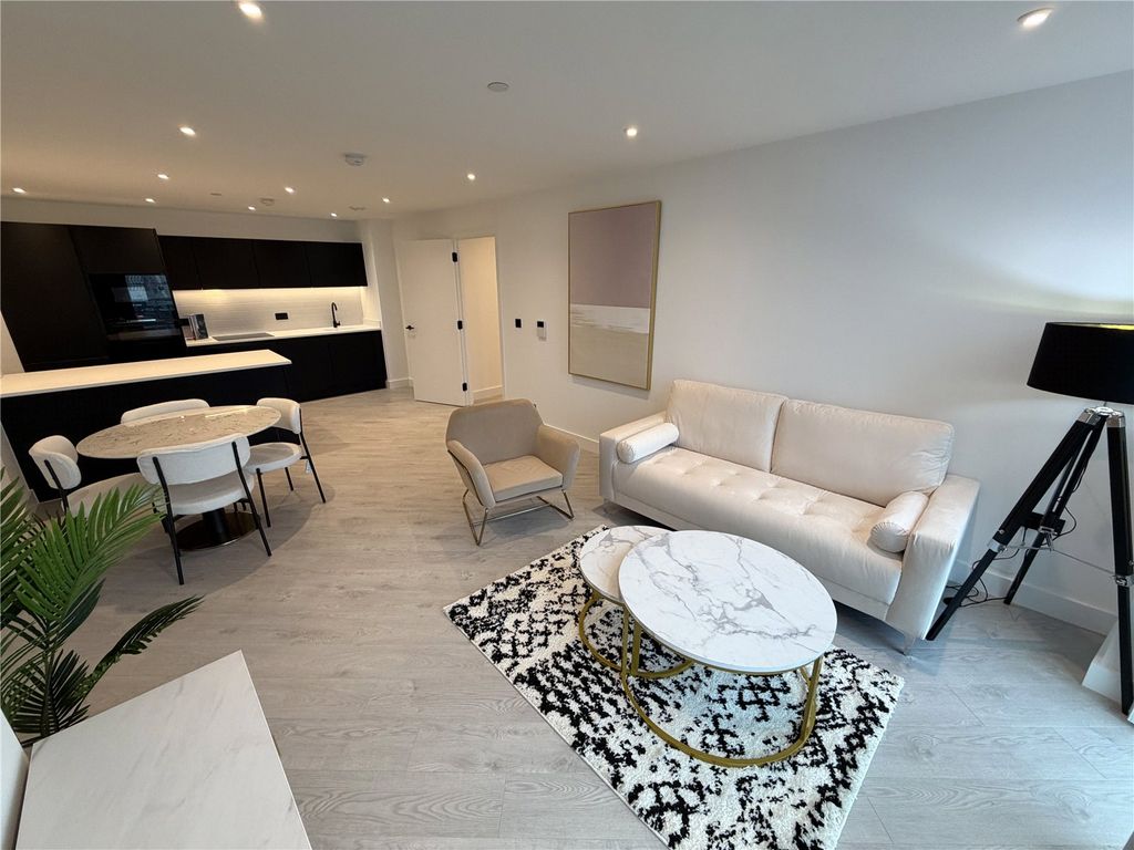 Property photo 3 of 32 Picture No. 10