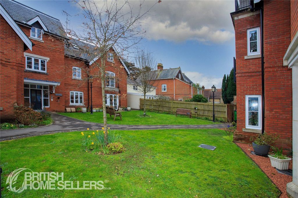 Property photo 2 of 18 Picture No. 13