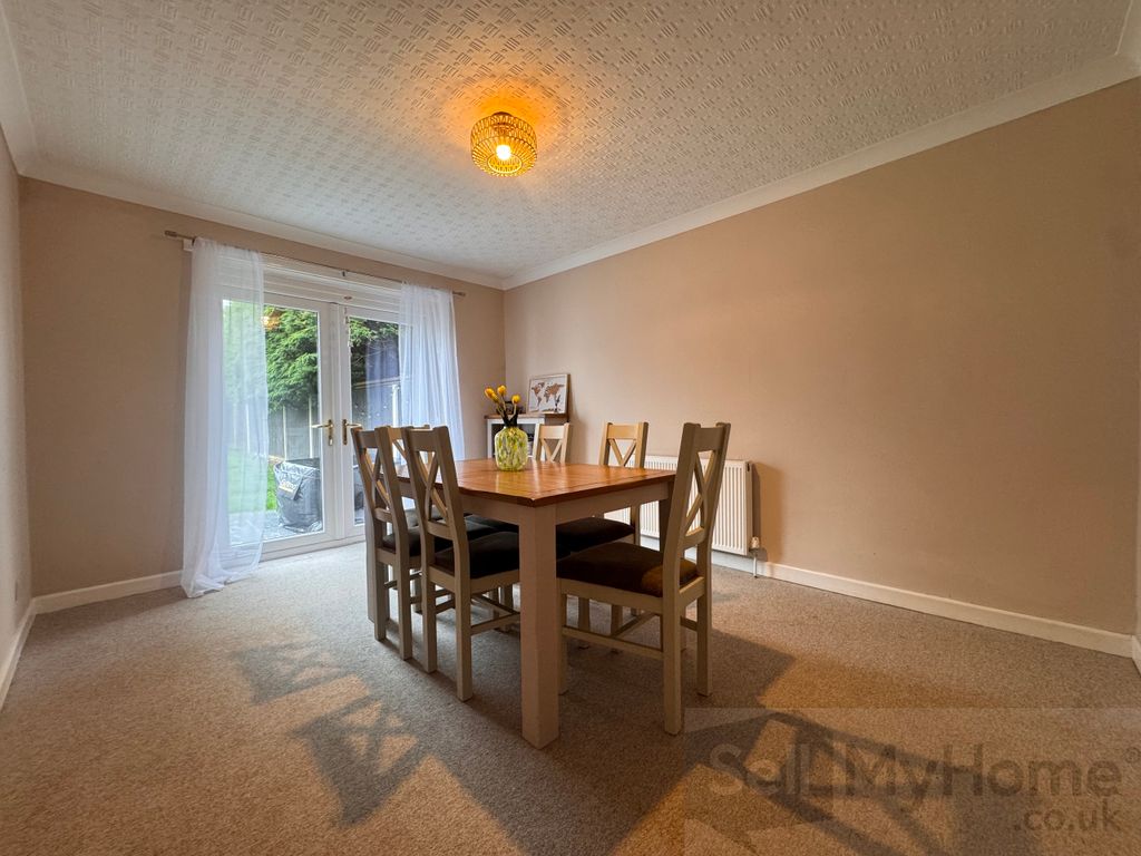Property photo 3 of 16 Dining Room