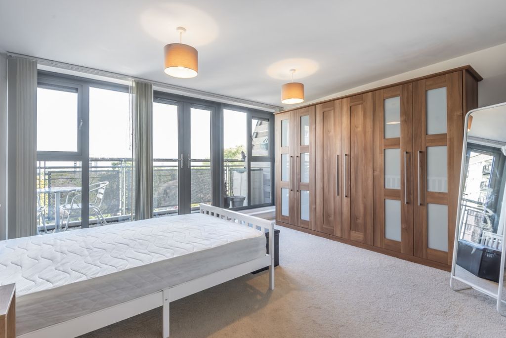 Property photo 3 of 7 890448 (5)