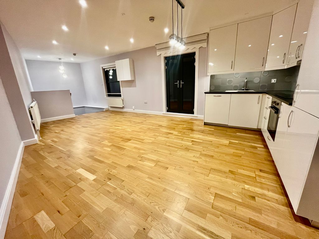 Property photo 3 of 13 Kitchen