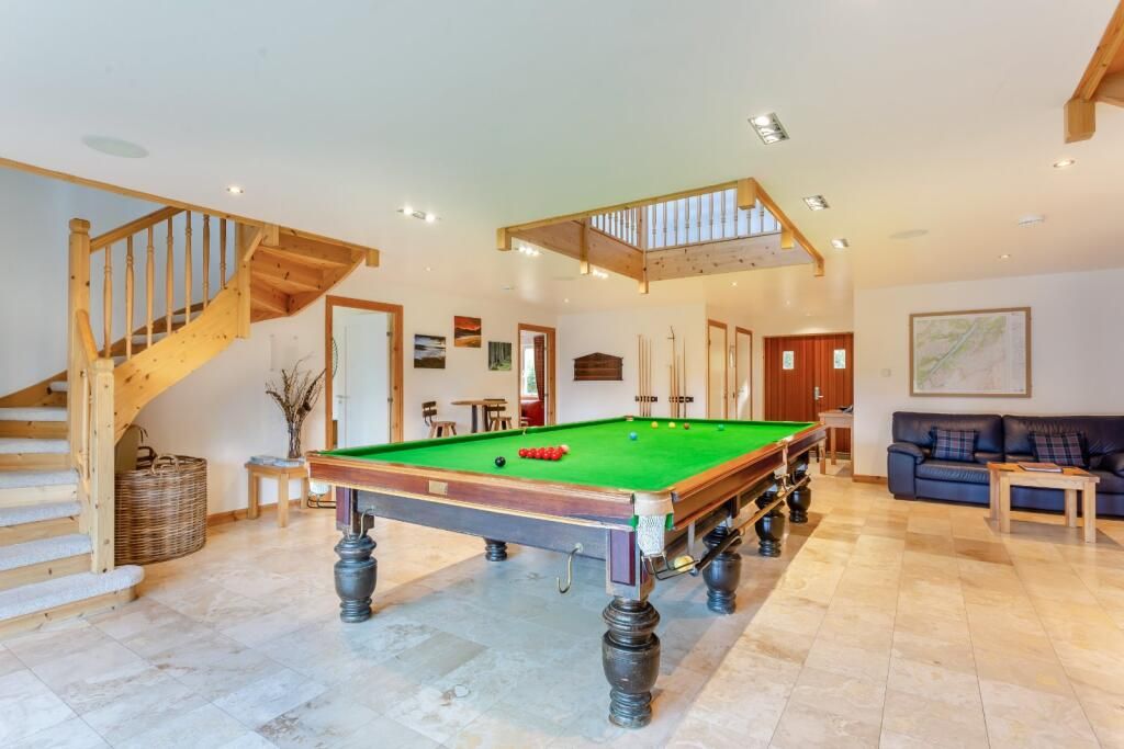 Property photo 2 of 25