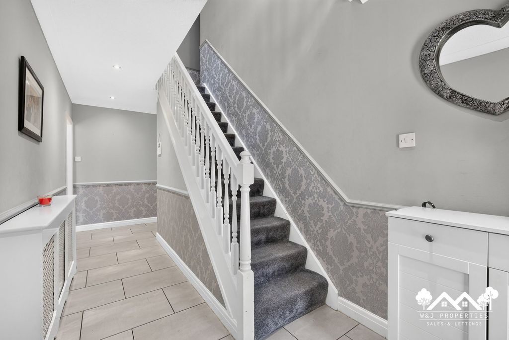 Property photo 3 of 53