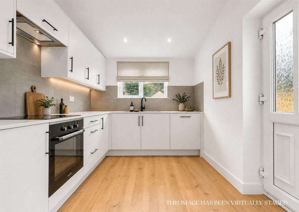Property photo 3 of 17 Kitchen 1
