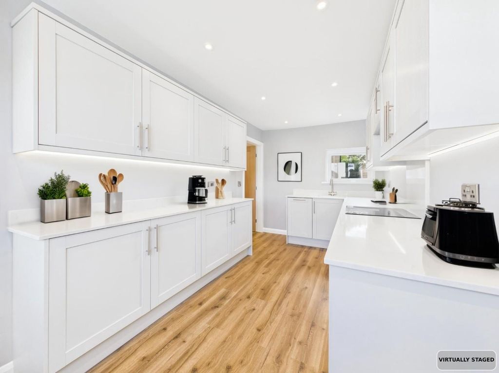 Property photo 2 of 24 4.Jpeg