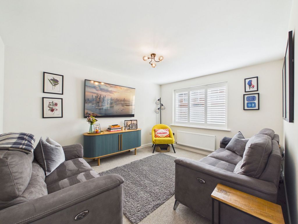 Property photo 3 of 25