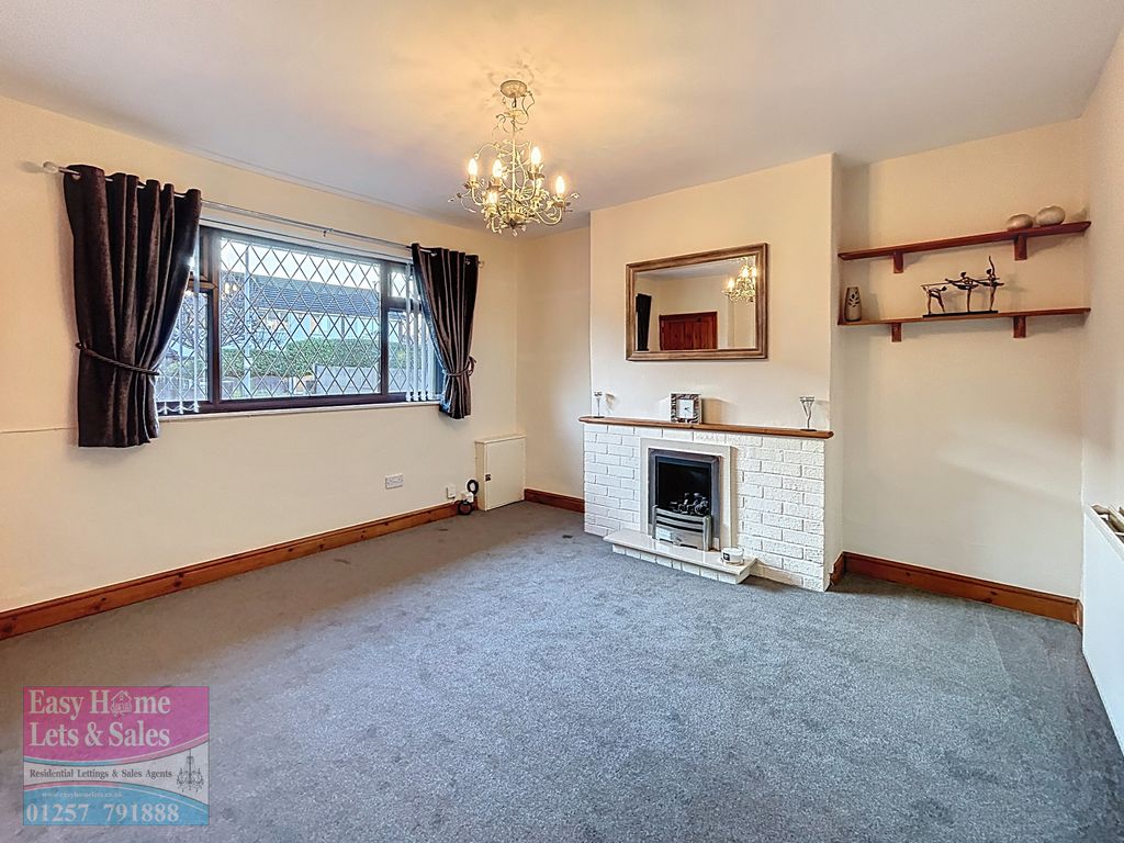 Property photo 1 of 23 Living Room