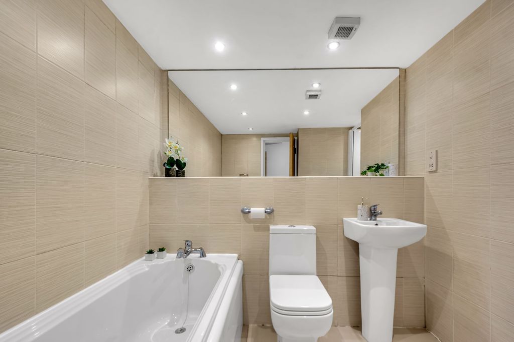 Property photo 3 of 13 Property Photo