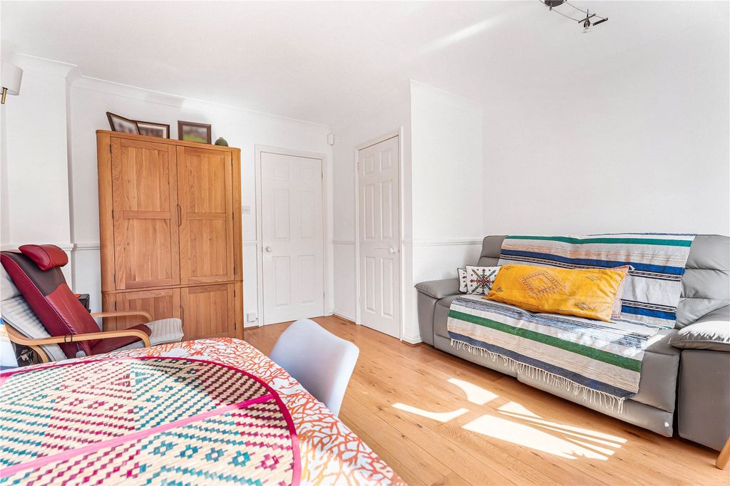 Property photo 3 of 9 Sitting Room