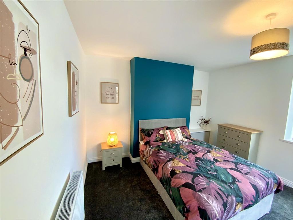 Property photo 1 of 9 Bedroom 1