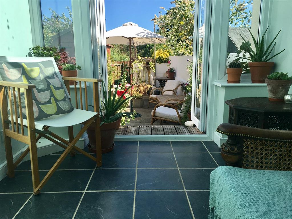 Property photo 3 of 19 28 Grove 4.Jpeg