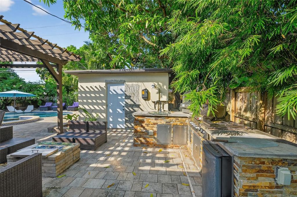 Property photo 3 of 44 <Alttext/>