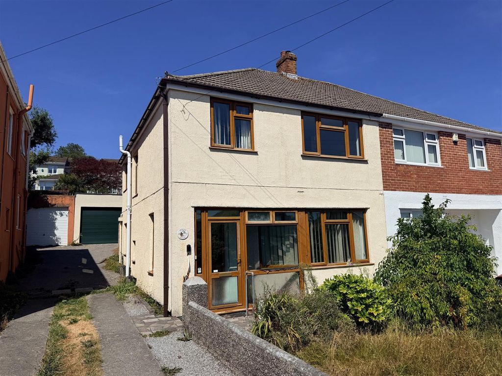 Property photo 1 of 24 Crossway, Plympton, Plymouth Pl7 4Hy
