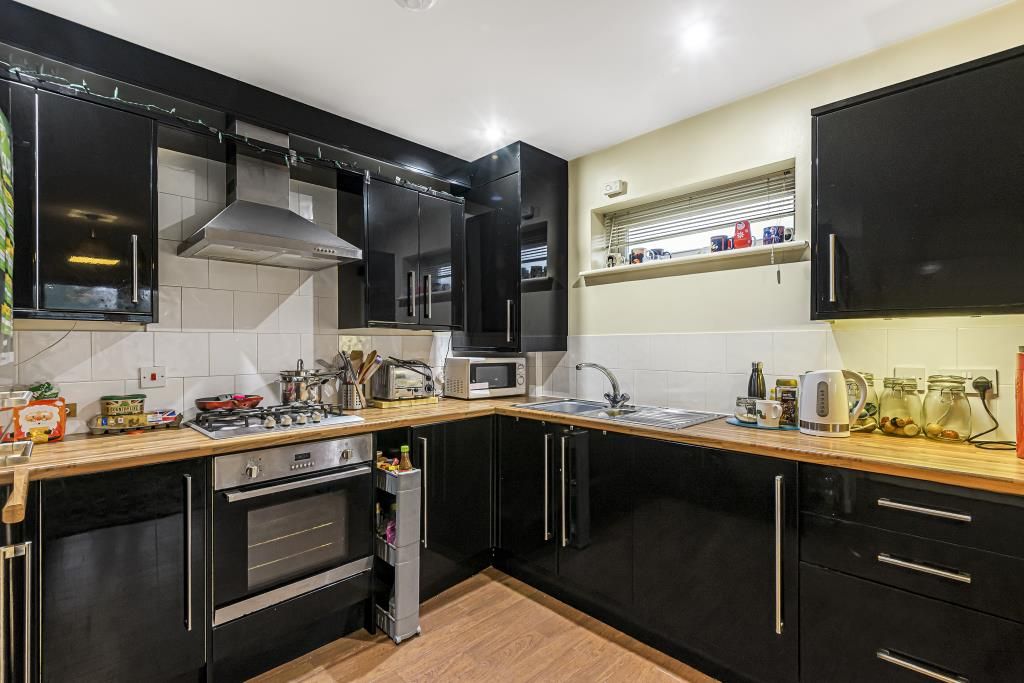 Property photo 2 of 10 Kitchen