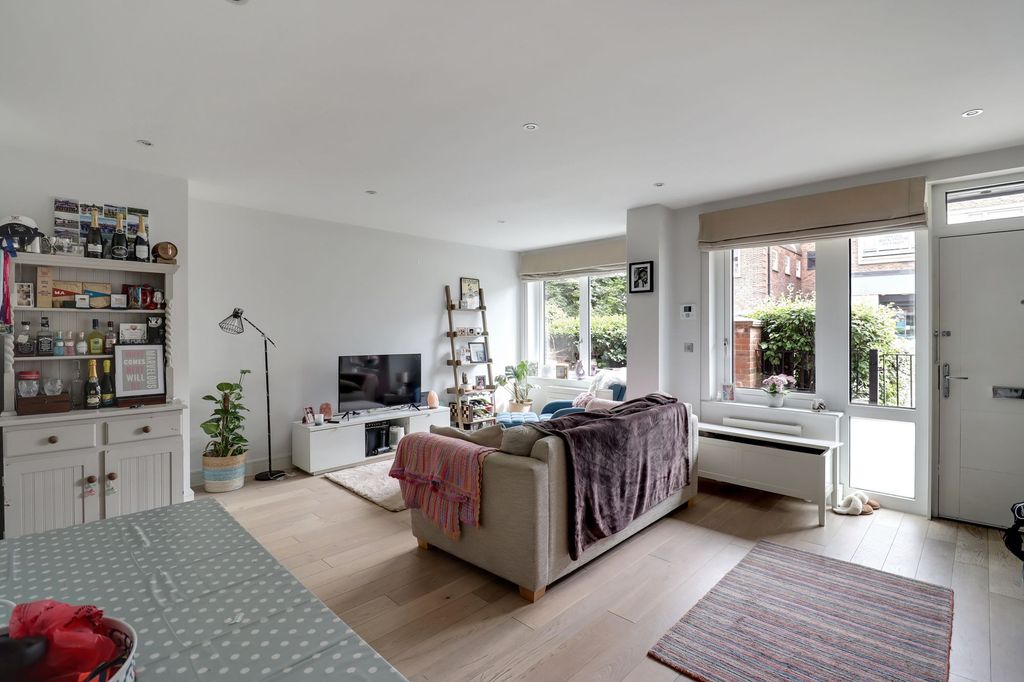 Property photo 3 of 10