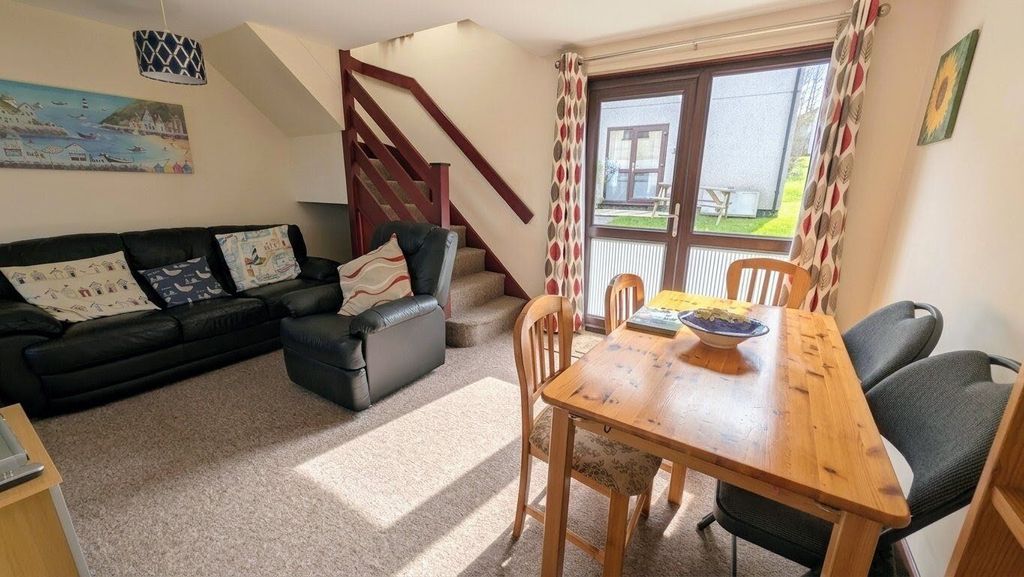 Property photo 3 of 11 Gallery