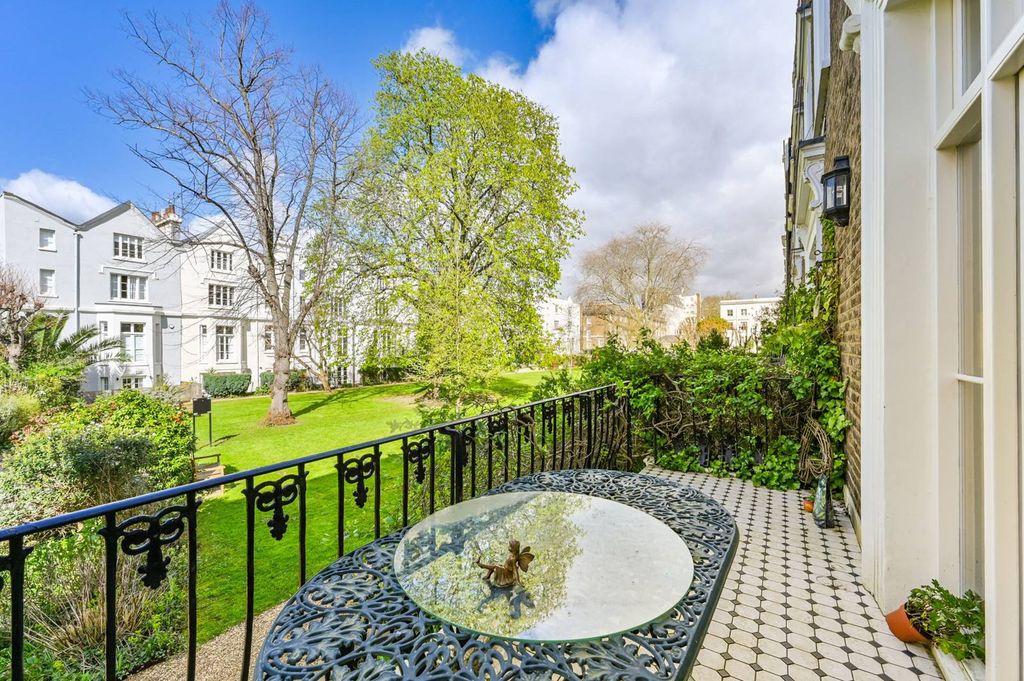 Property photo 2 of 34