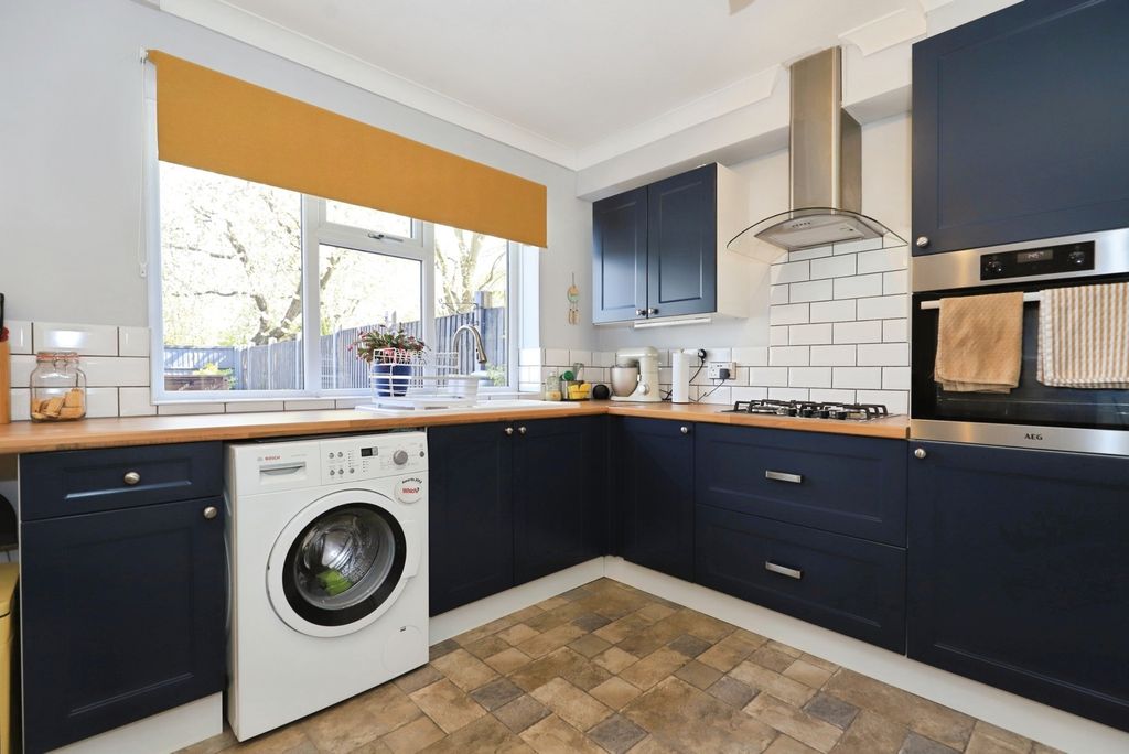 Property photo 3 of 13 Kitchen/Dining Room