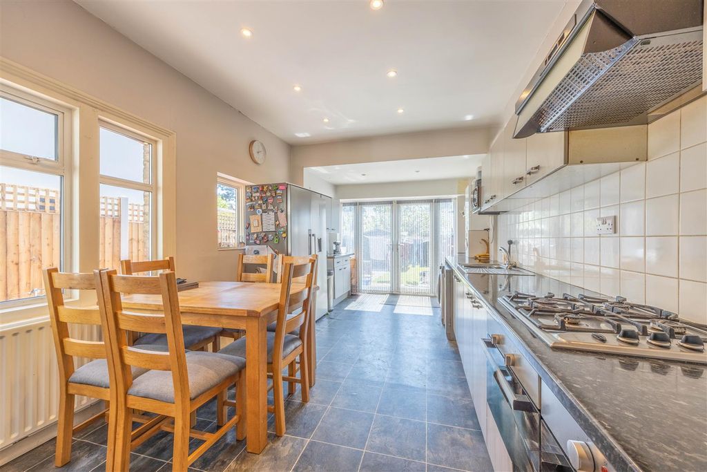 Property photo 3 of 23 Kitchen