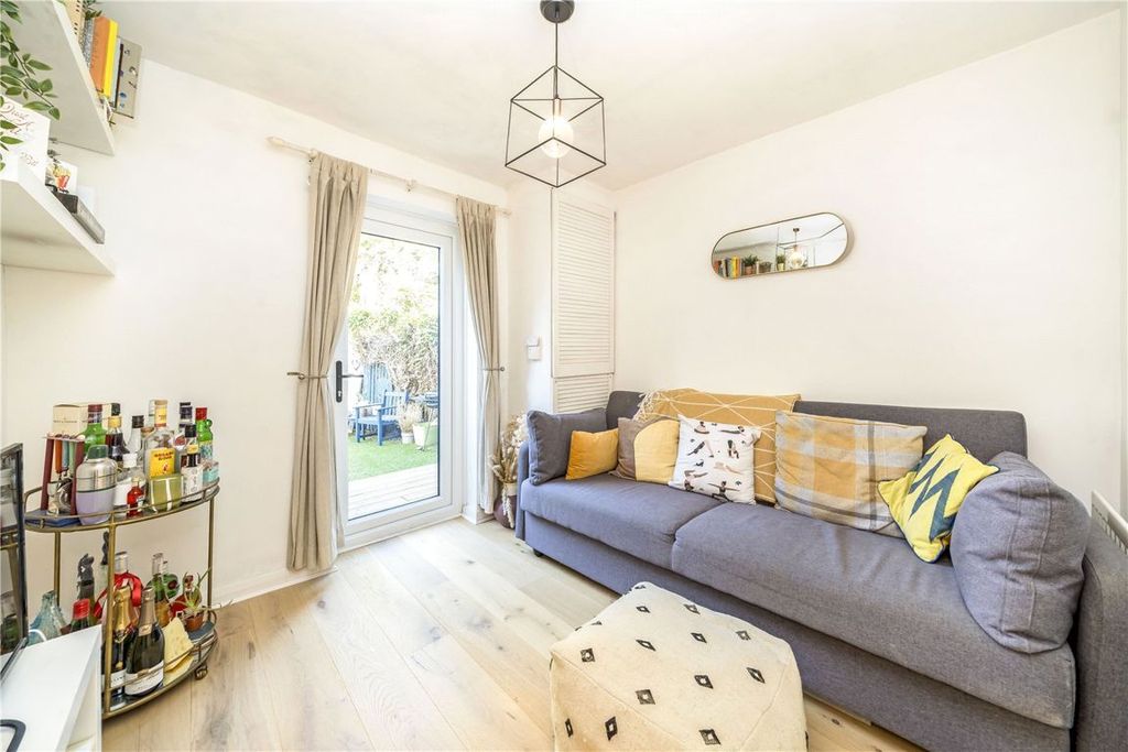 Property photo 2 of 9