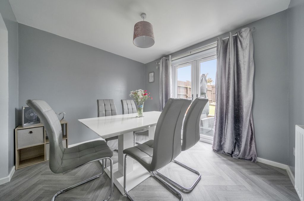 Property photo 3 of 20 1365609-7-68Efcc5...