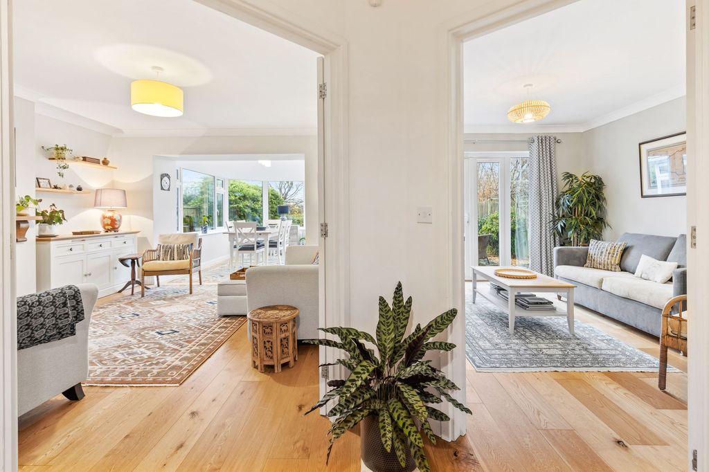 Property photo 3 of 34