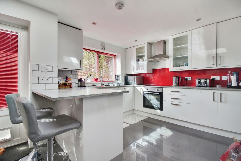 Property photo 2 of 17