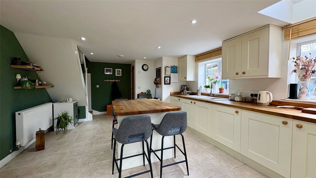 Property photo 3 of 15 Picture No. 02