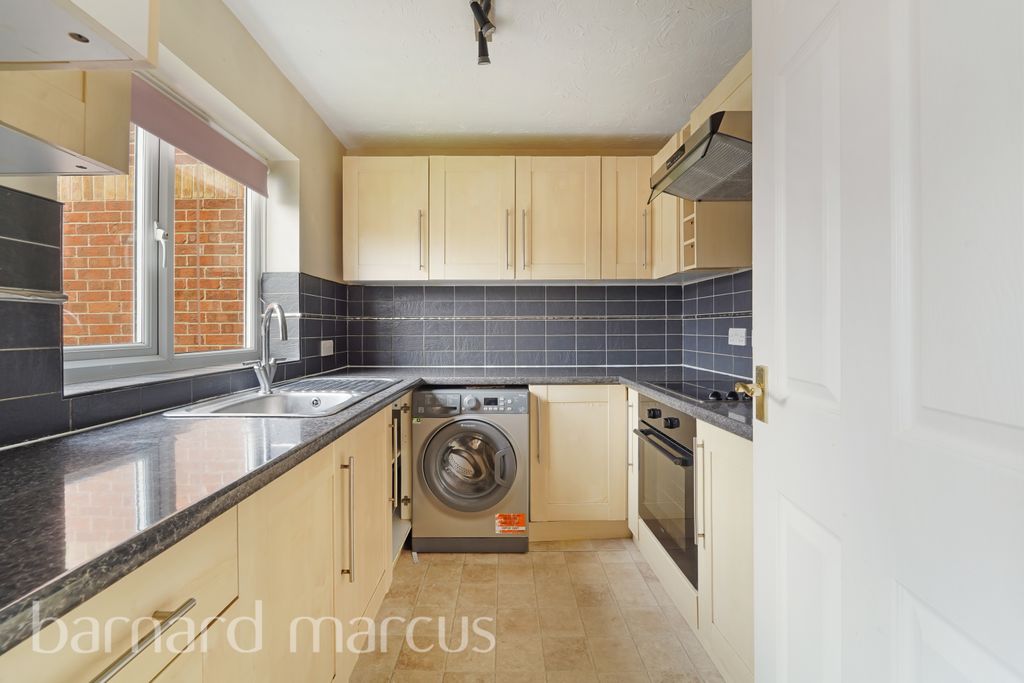 Property photo 1 of 6 Kitchen
