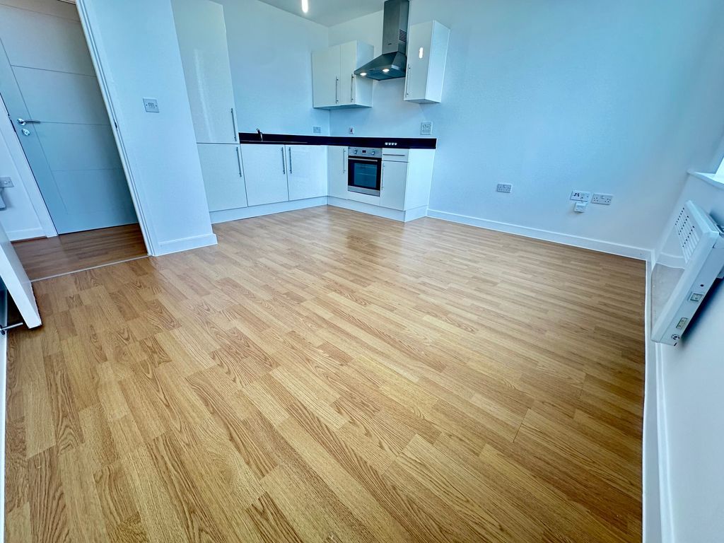 Property photo 1 of 17 Image