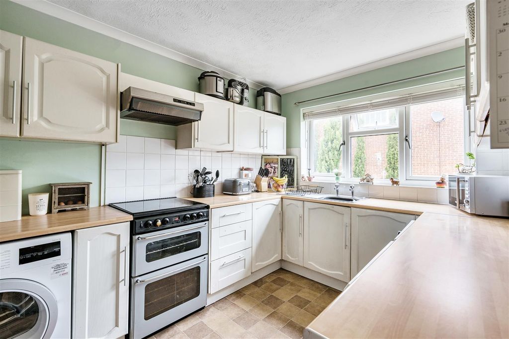 Property photo 2 of 17 Kitchen