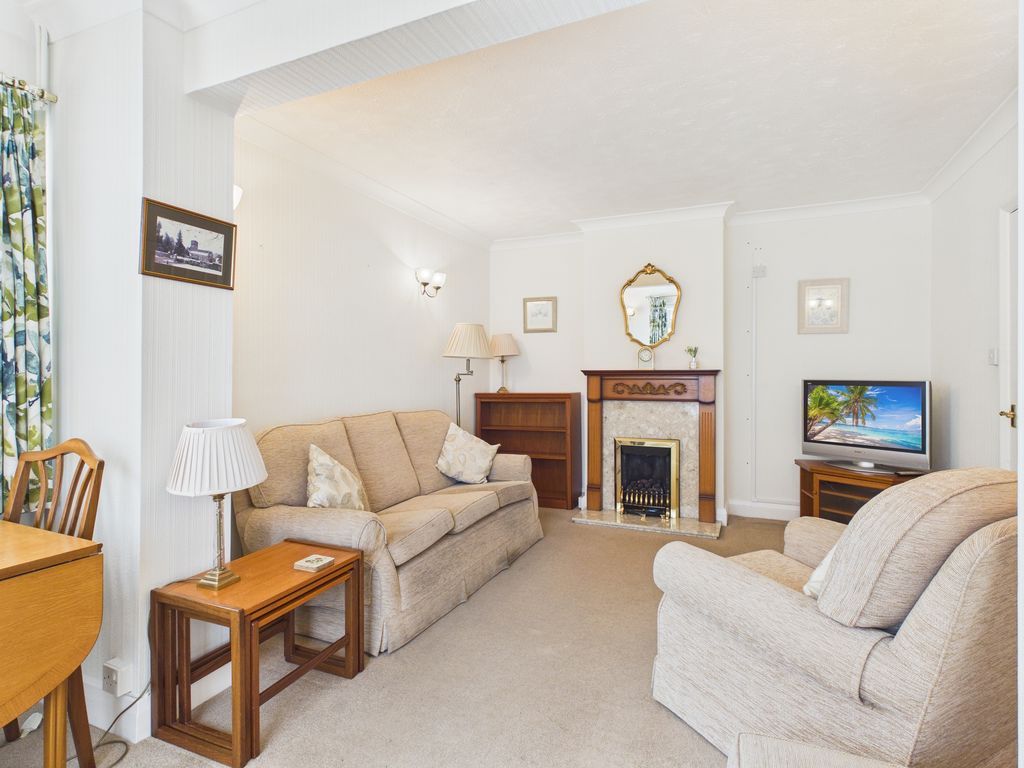 Property photo 2 of 16 Sitting Room