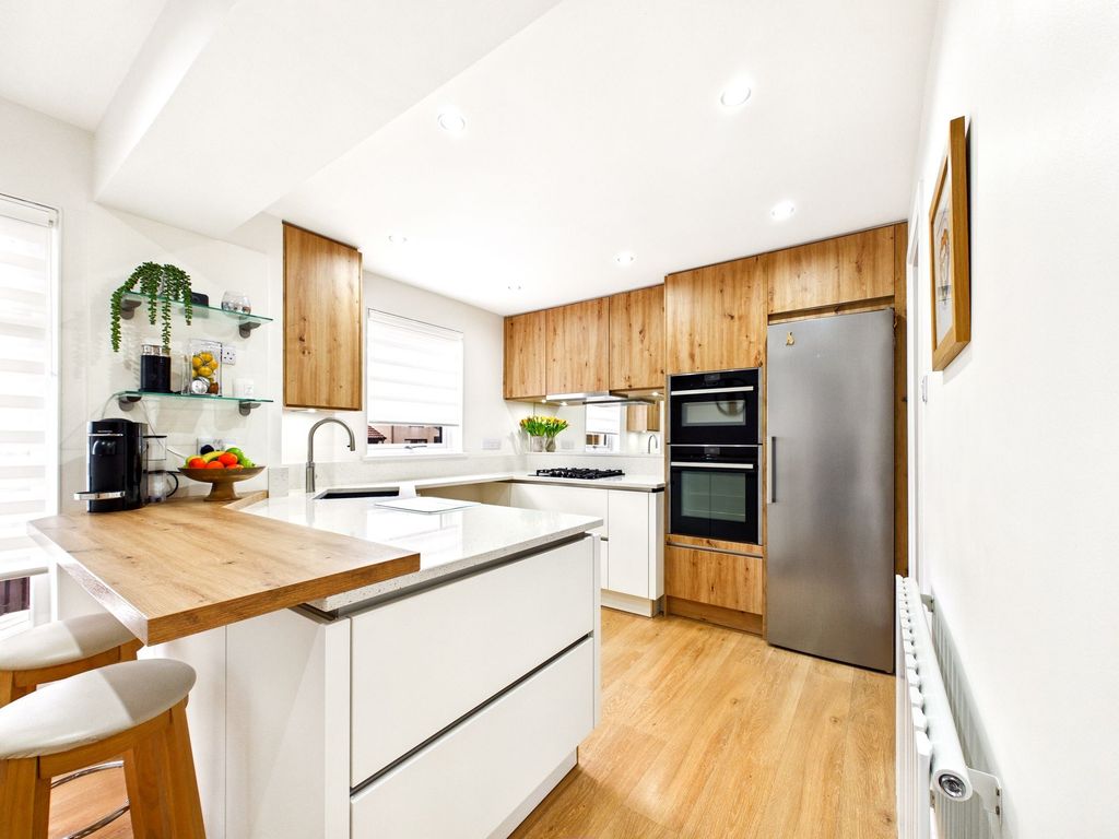 Property photo 2 of 39