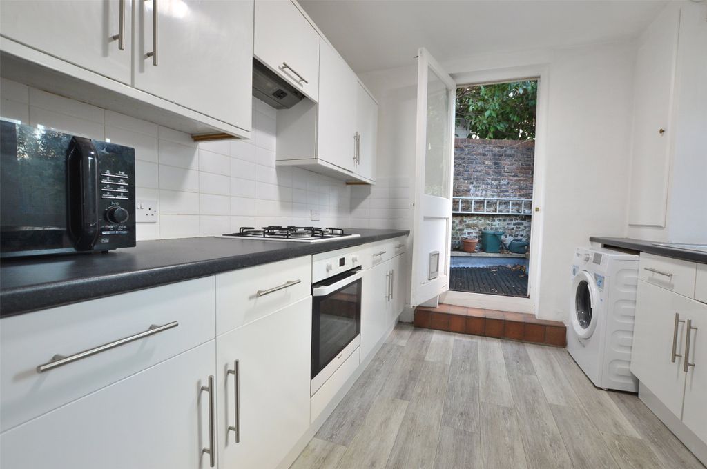 Property photo 3 of 10 Picture No. 05