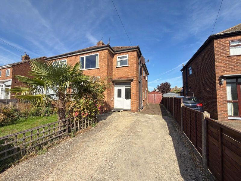 Property photo 1 of 11 Frontal