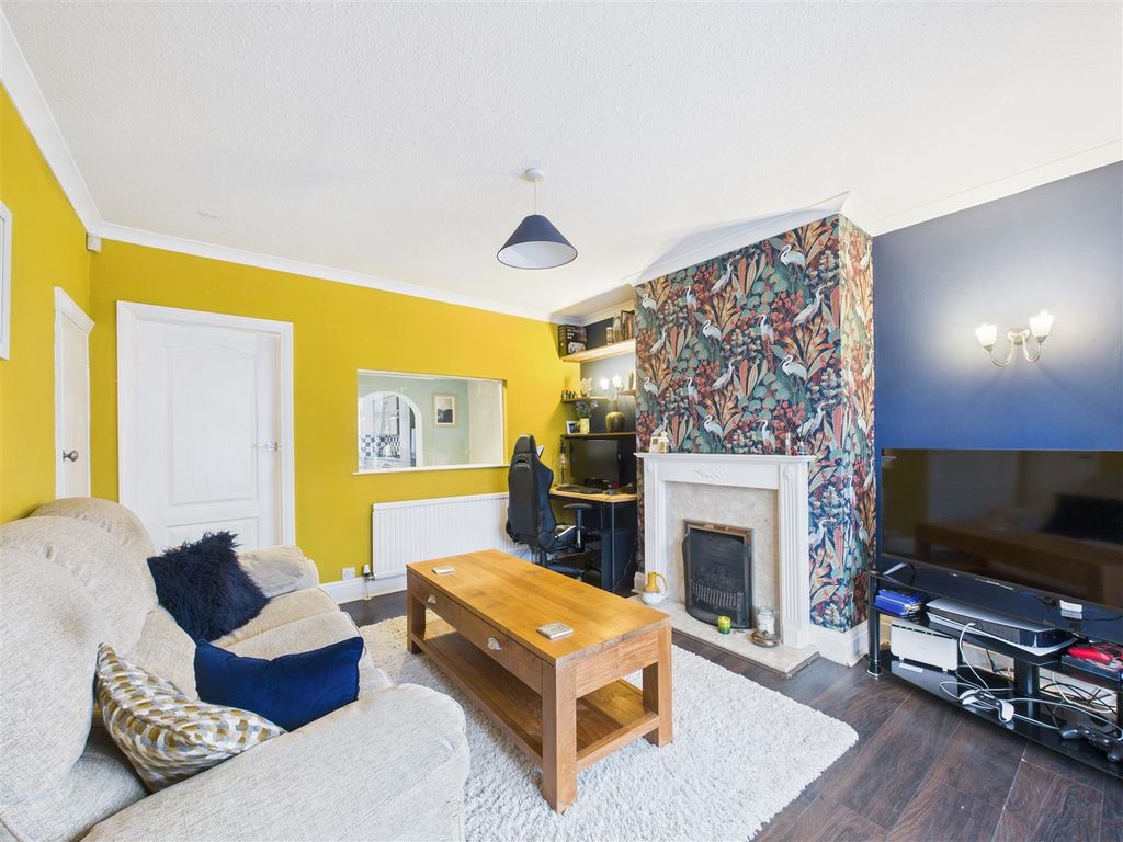 Property photo 2 of 13 Cam05451G0-Pr0078-Still011.Jpg