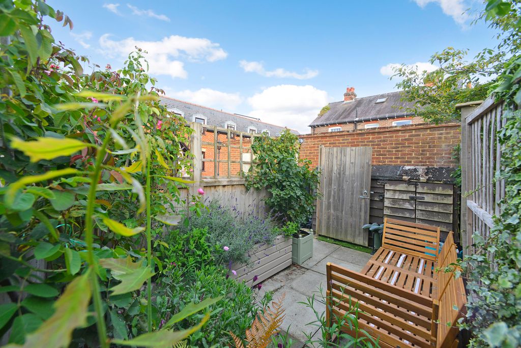 Property photo 3 of 17 Garden