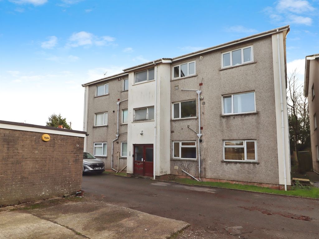 Property photo 2 of 13