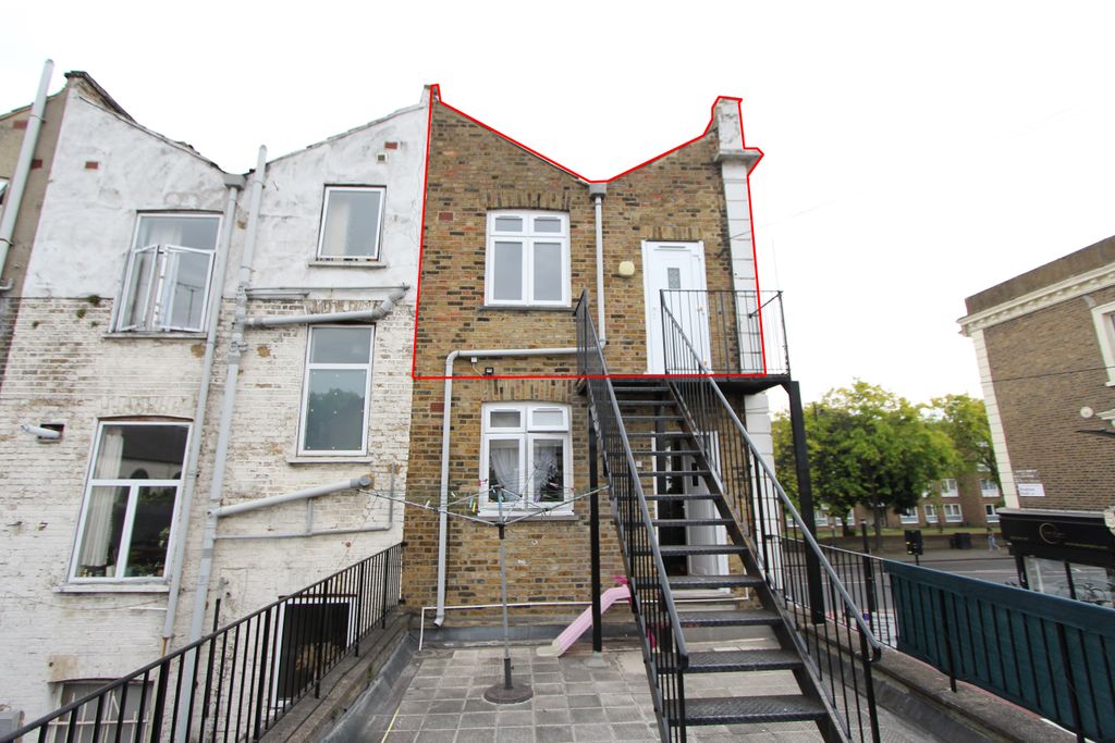 Property photo 2 of 8