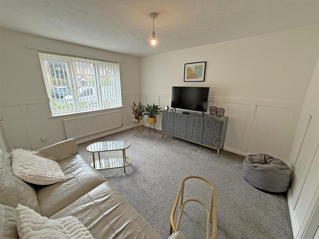 Property photo 3 of 11 Living Room A2.Jpg