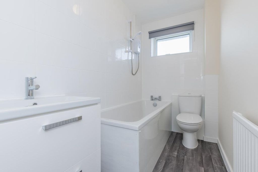 Property photo 3 of 10 Bathroom 2 (Fileminimizer).Jpg