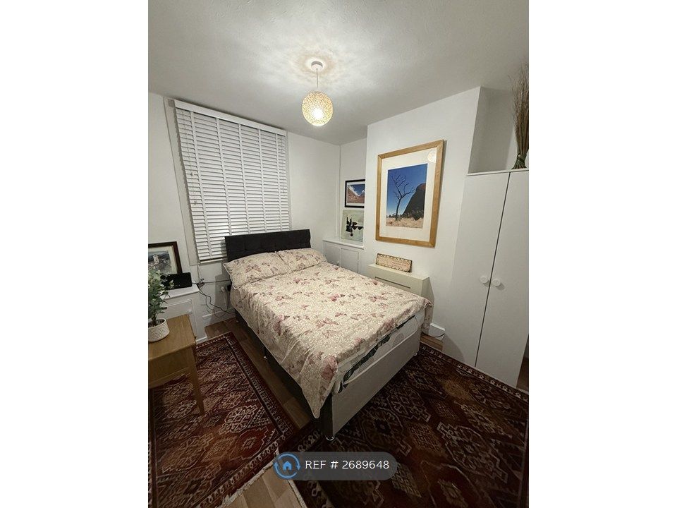 Property photo 2 of 8 Bedroom 1