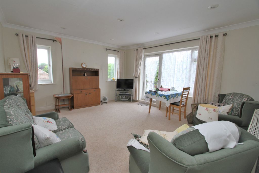 Property photo 3 of 9