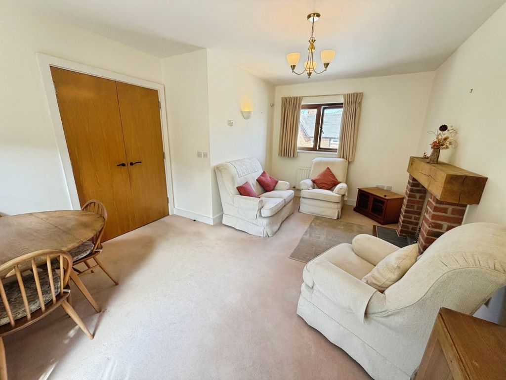 Property photo 2 of 12 Pbox-Img.Jpg