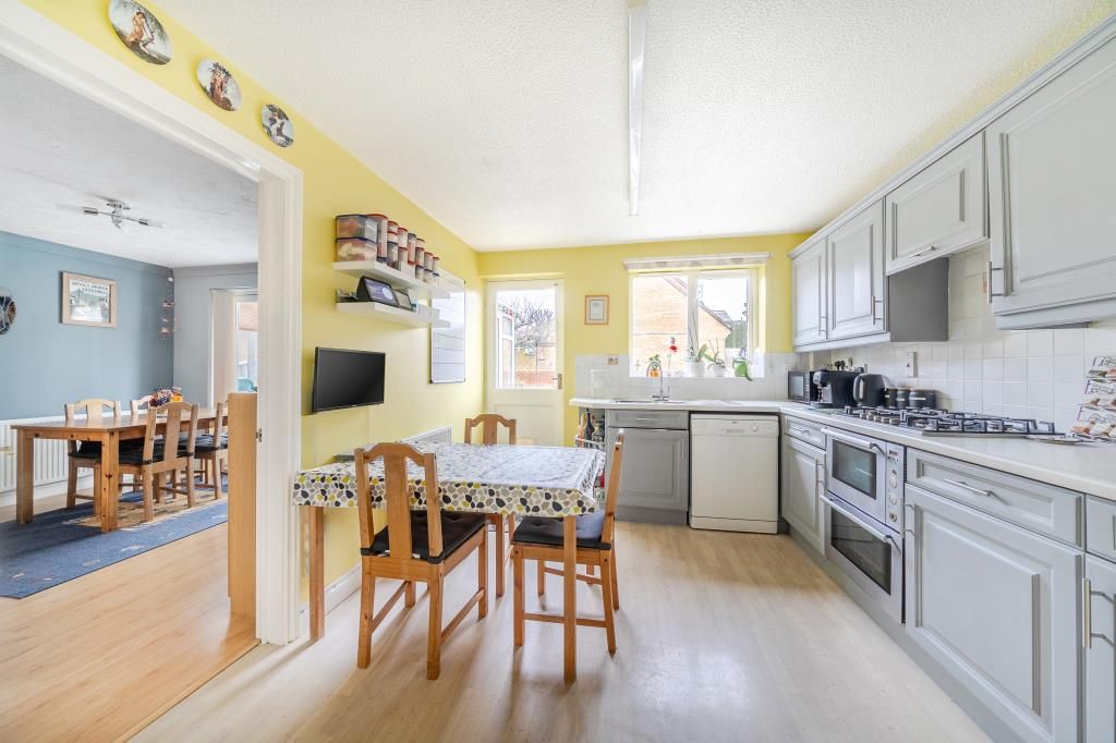 Property photo 3 of 22 Kitchen