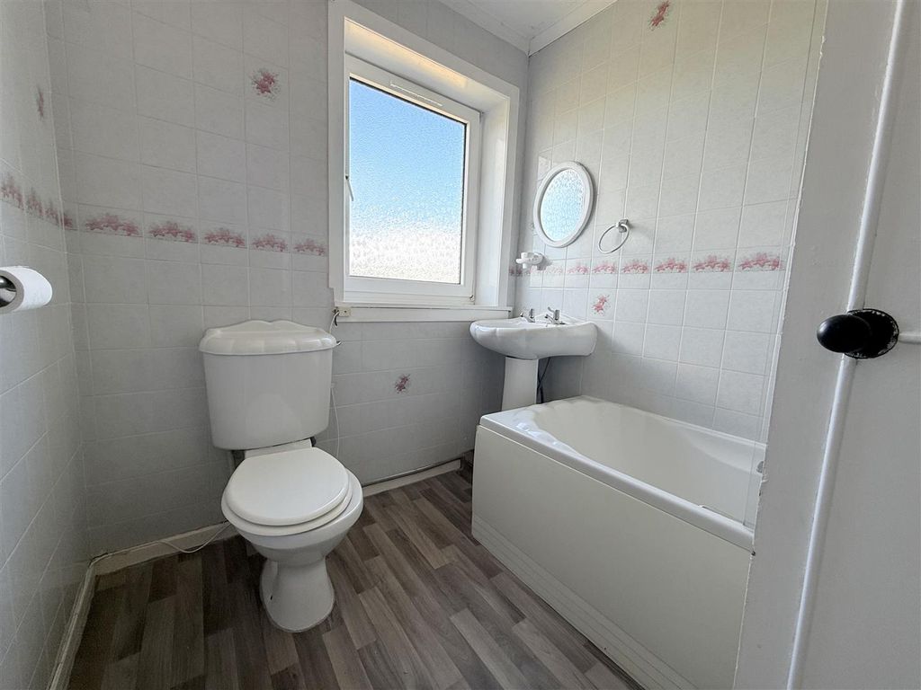 Additional image 8 of 3 bed flat for saleNorthfield Road, Bonhill, Alexandria G83