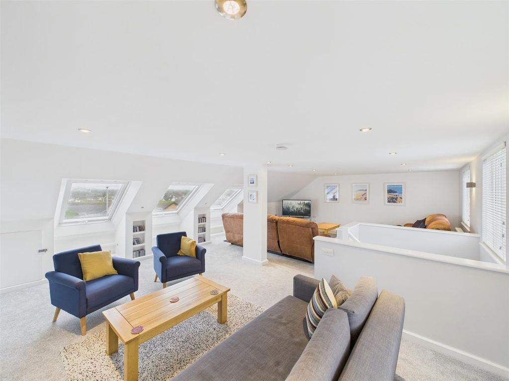 Property photo 2 of 16 Living Room