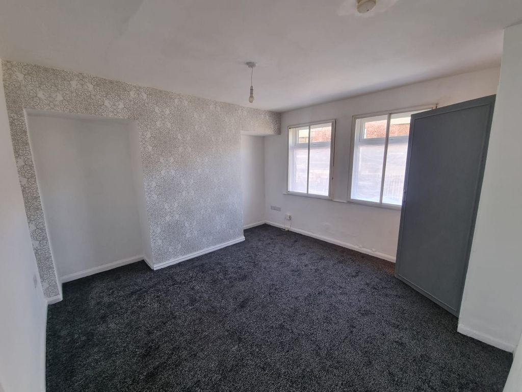 Property photo 3 of 8 Photograph 10