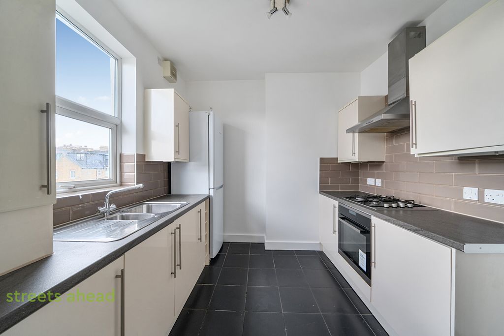 Property photo 1 of 13 E0E61827-7219-409...